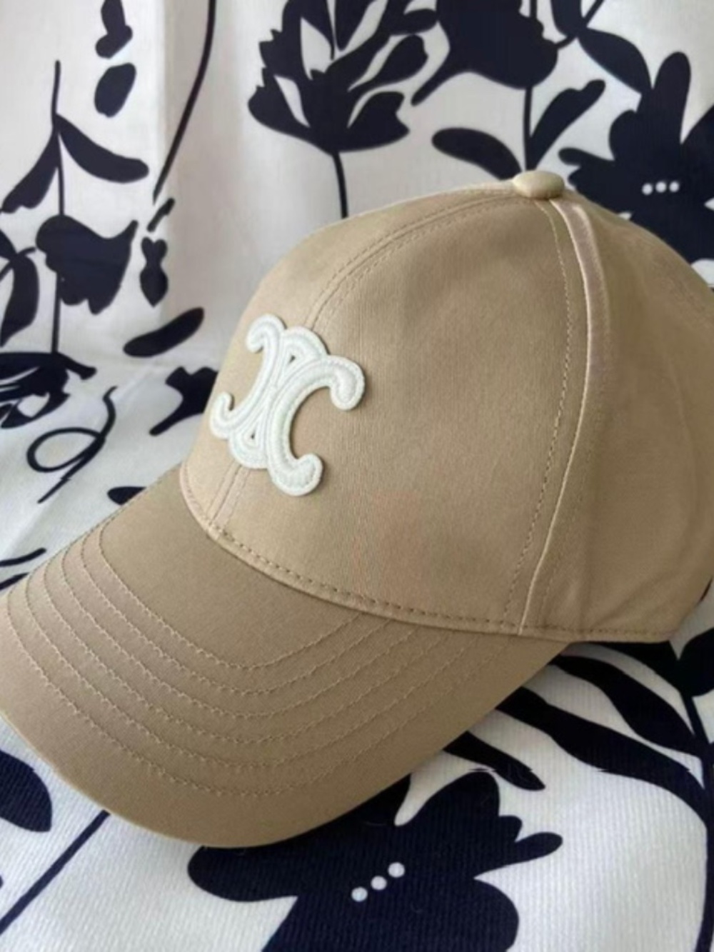 Celine hat - Picture 2 of 4